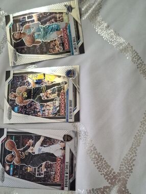 Basketball cards, dovin Mitchell, Stephen curry, La Mal ball.